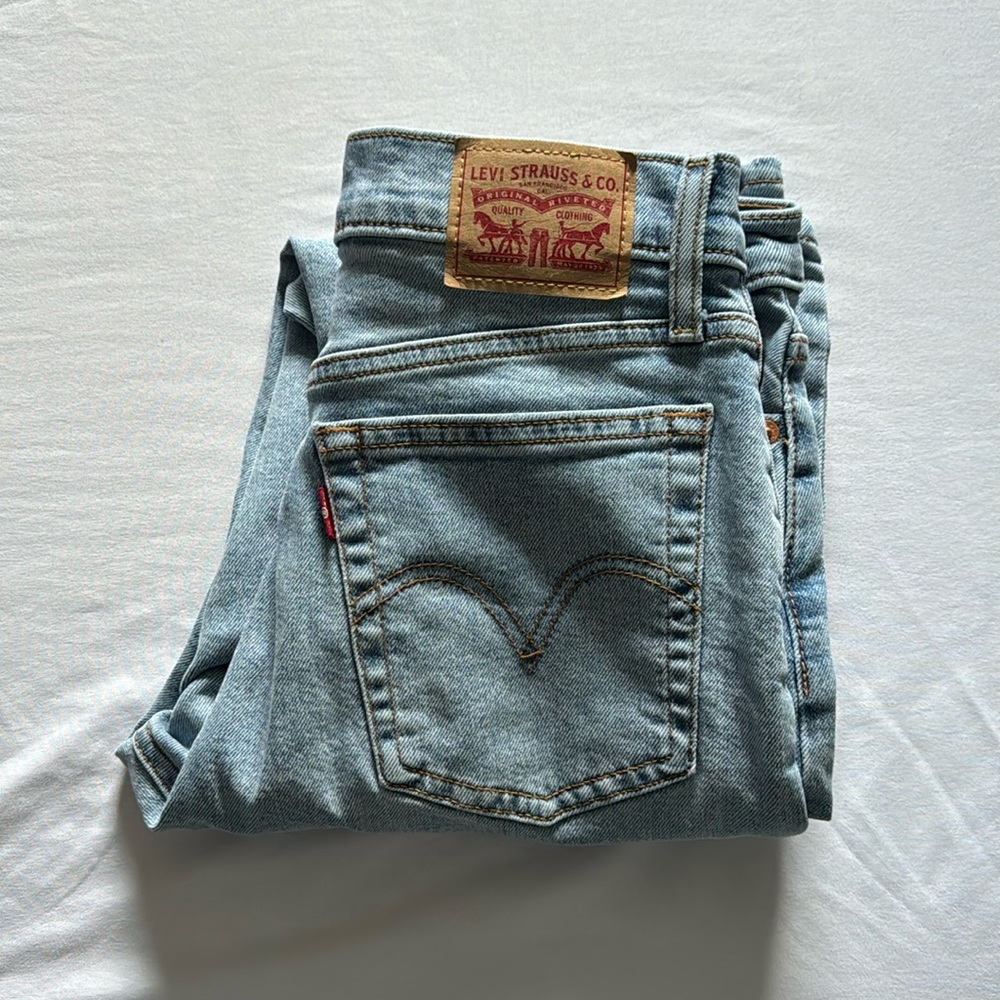 LEVIS Wedgie Straight waist 27